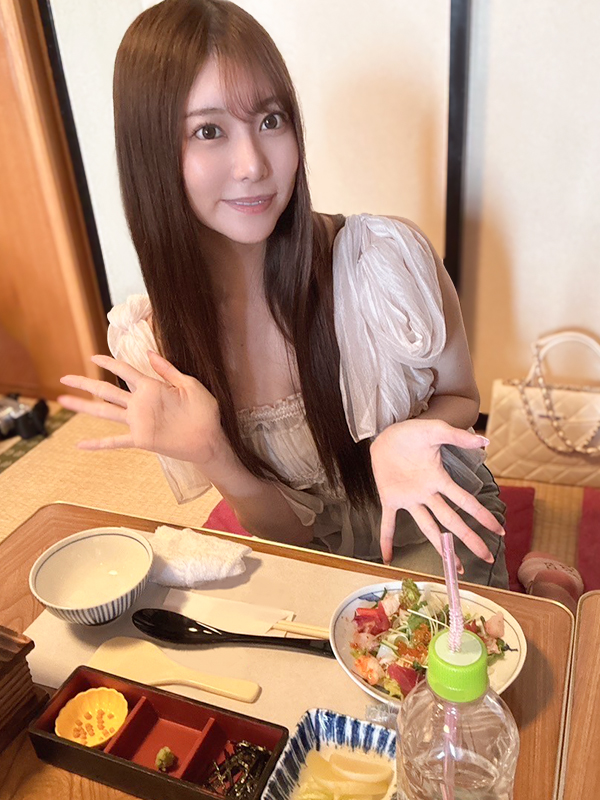 2日目の昼食タイムです🥢