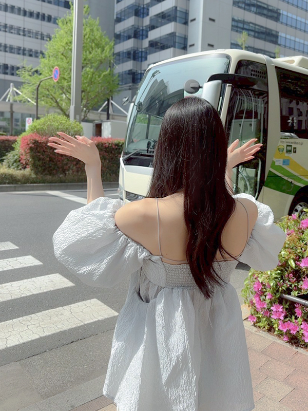 バスツアースタート🚌<br>鈴さんがお見送り👋