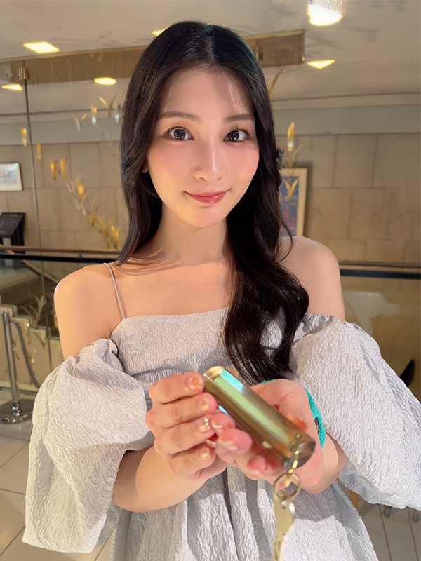 鈴さんよりルームキーを手渡し💕